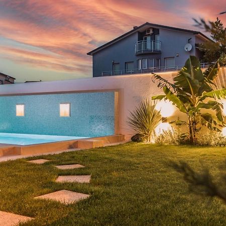 Villa Elena Deluxe mit Whirlpool und POOL am MEER Fažana Exterior foto