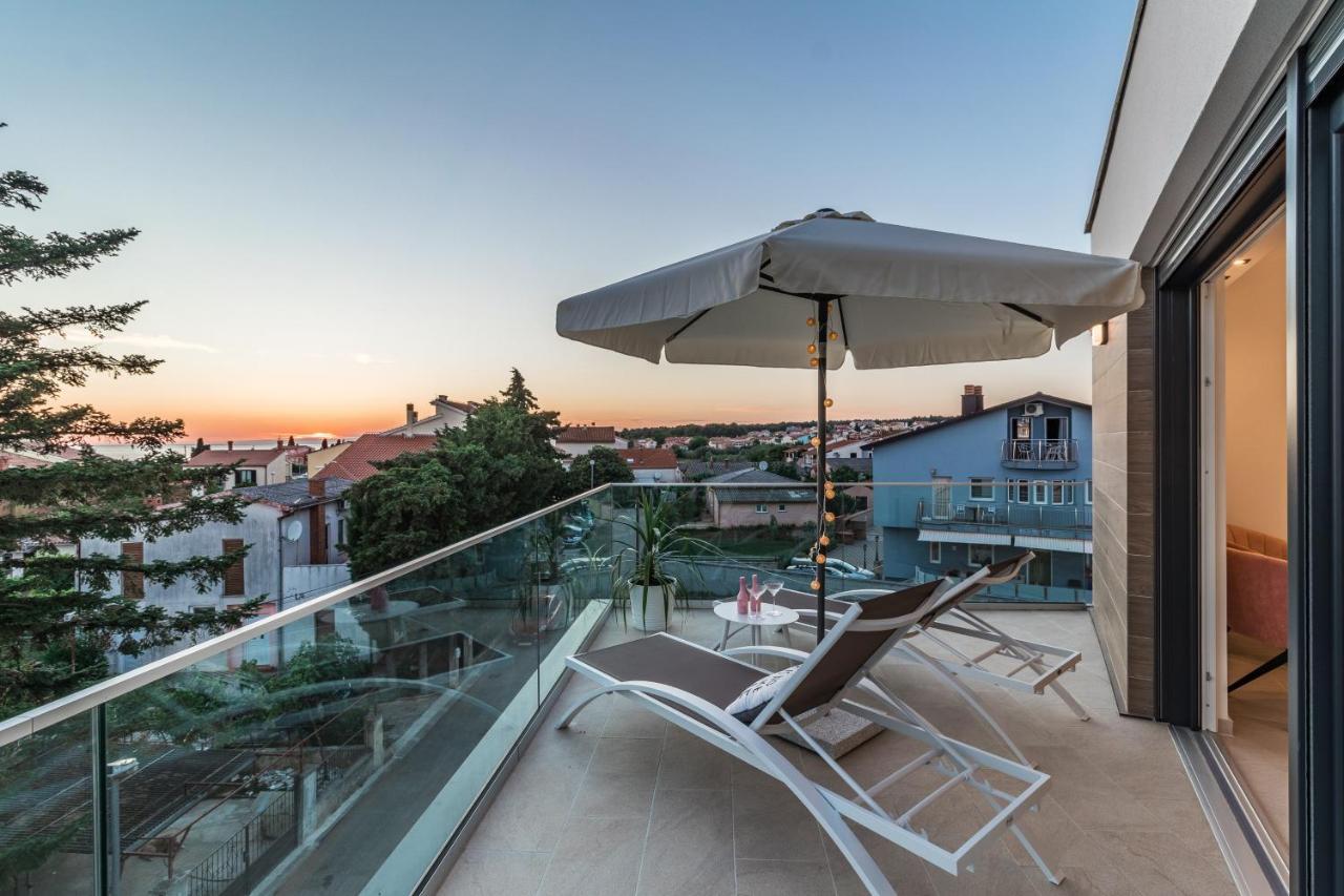 Villa Elena Deluxe mit Whirlpool und POOL am MEER Fažana Exterior foto