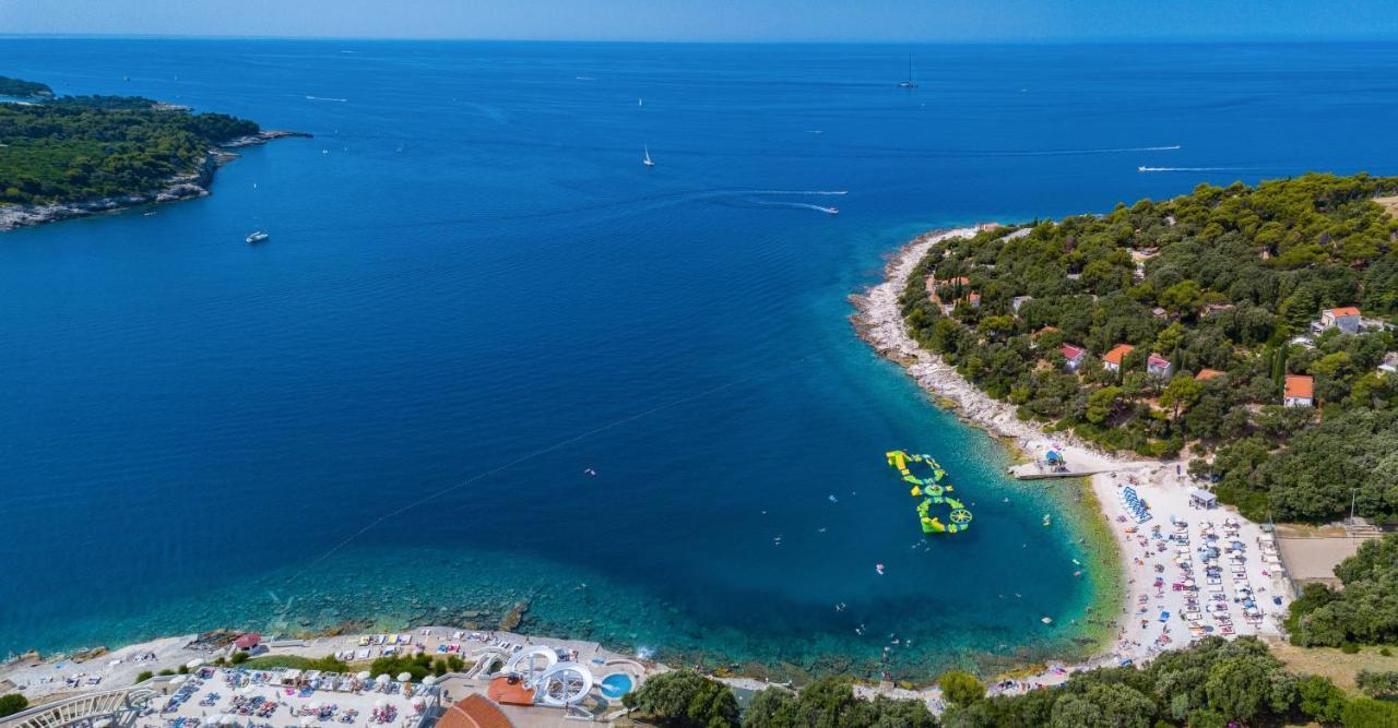 Villa Elena Deluxe mit Whirlpool und POOL am MEER Fažana Exterior foto