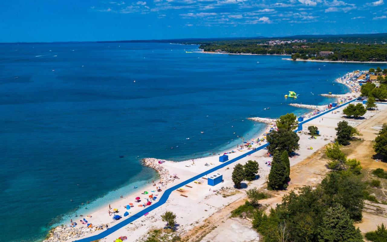 Villa Elena Deluxe mit Whirlpool und POOL am MEER Fažana Exterior foto
